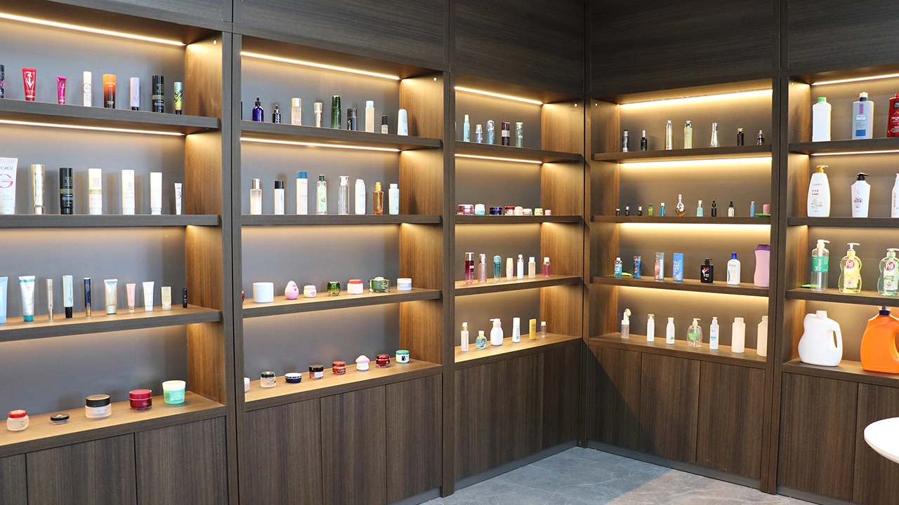 TERRY PACKING samples show room