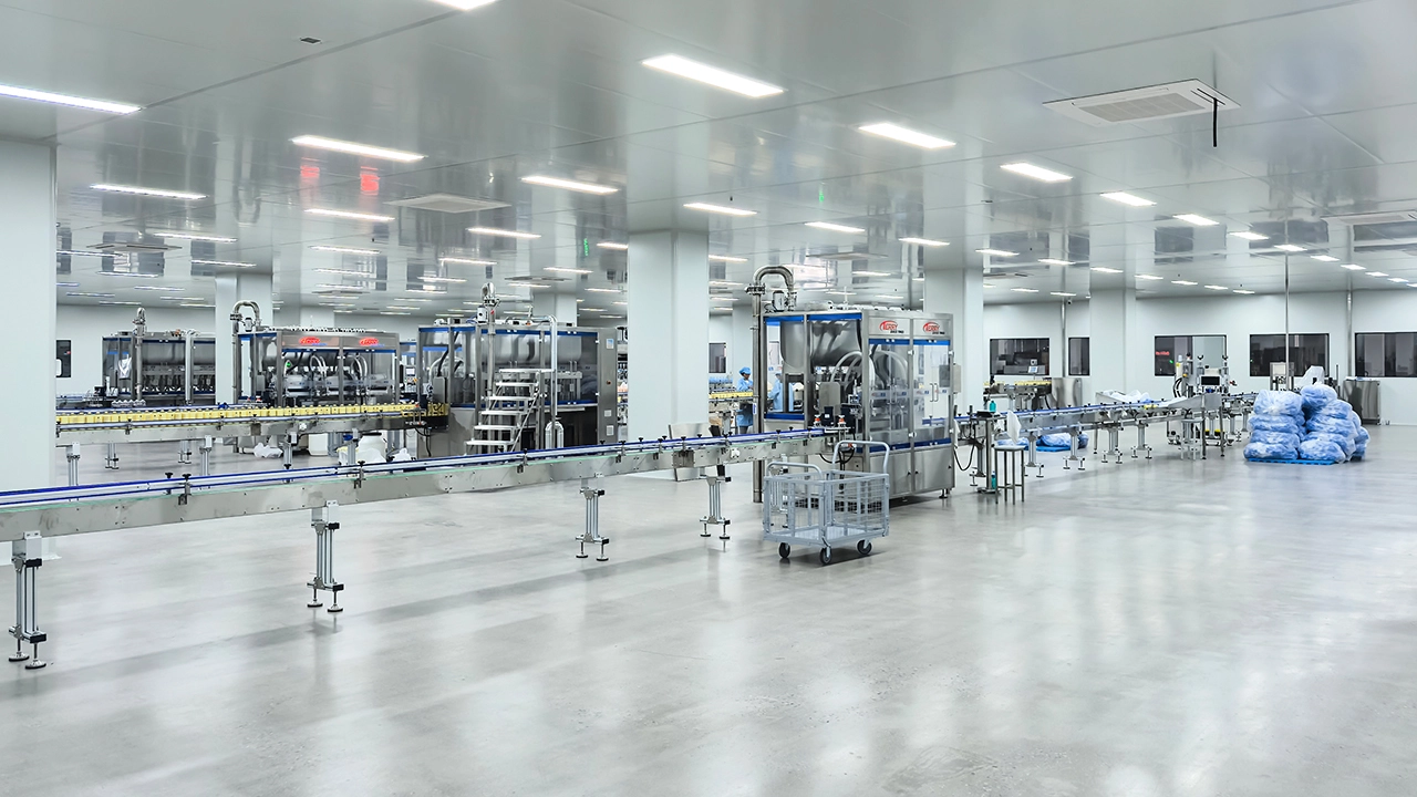 Six-Head Gear Pump Filling Machine, Ten-Head Continuous Cap-Securing Machine, Case Packer, Sealing Machine, Box Labeling Machine, Robot Palletizing Machine Project Site (3)